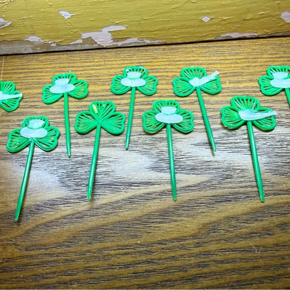 Green Shamrock Party Picks